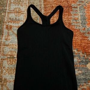 Lululemon Ebb to street tank